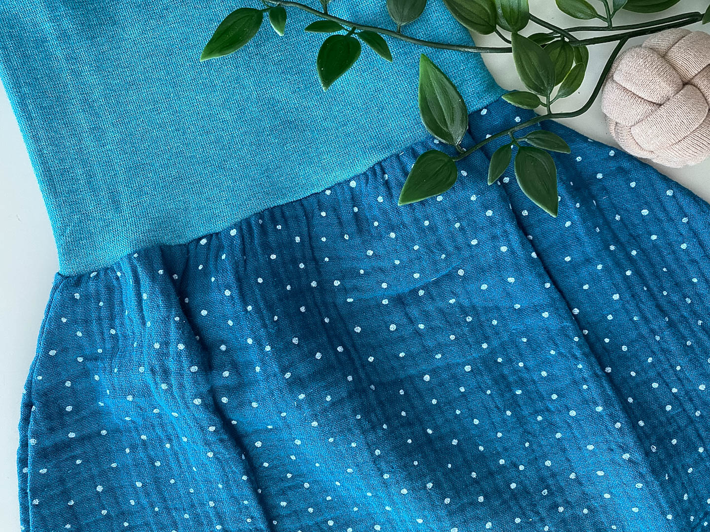 Sommer-Schlafsack aus Musselin *petrol/ Punkte*