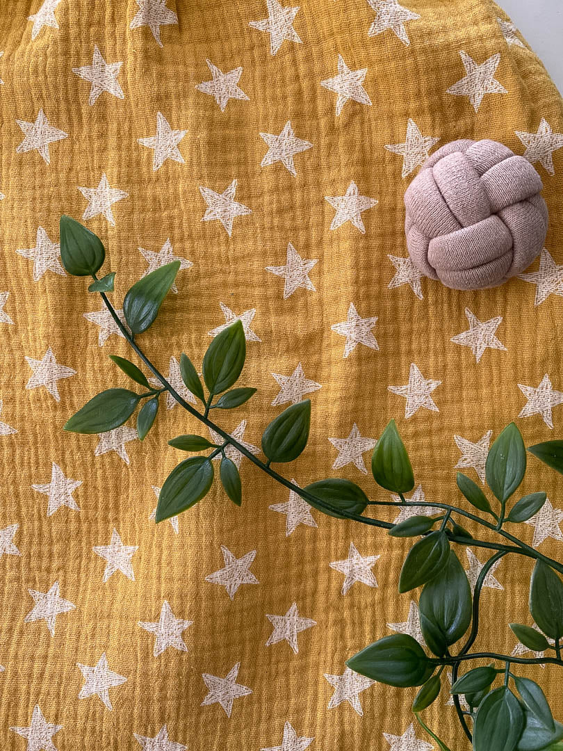 Sommer-Schlafsack aus Musselin *senf mit Sternen*
