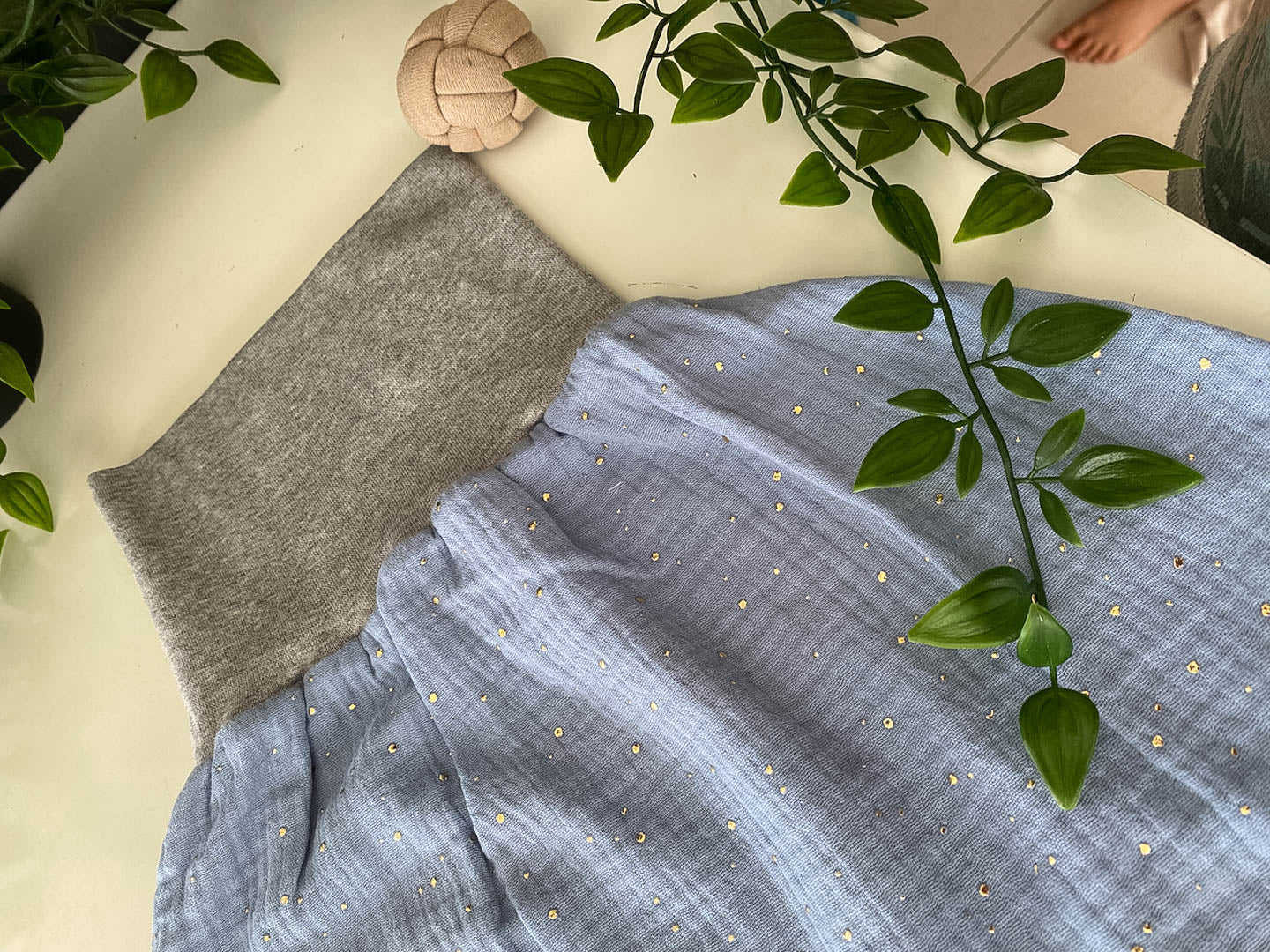 Sommer-Schlafsack aus Musselin *hellblau/ goldene Punkte*