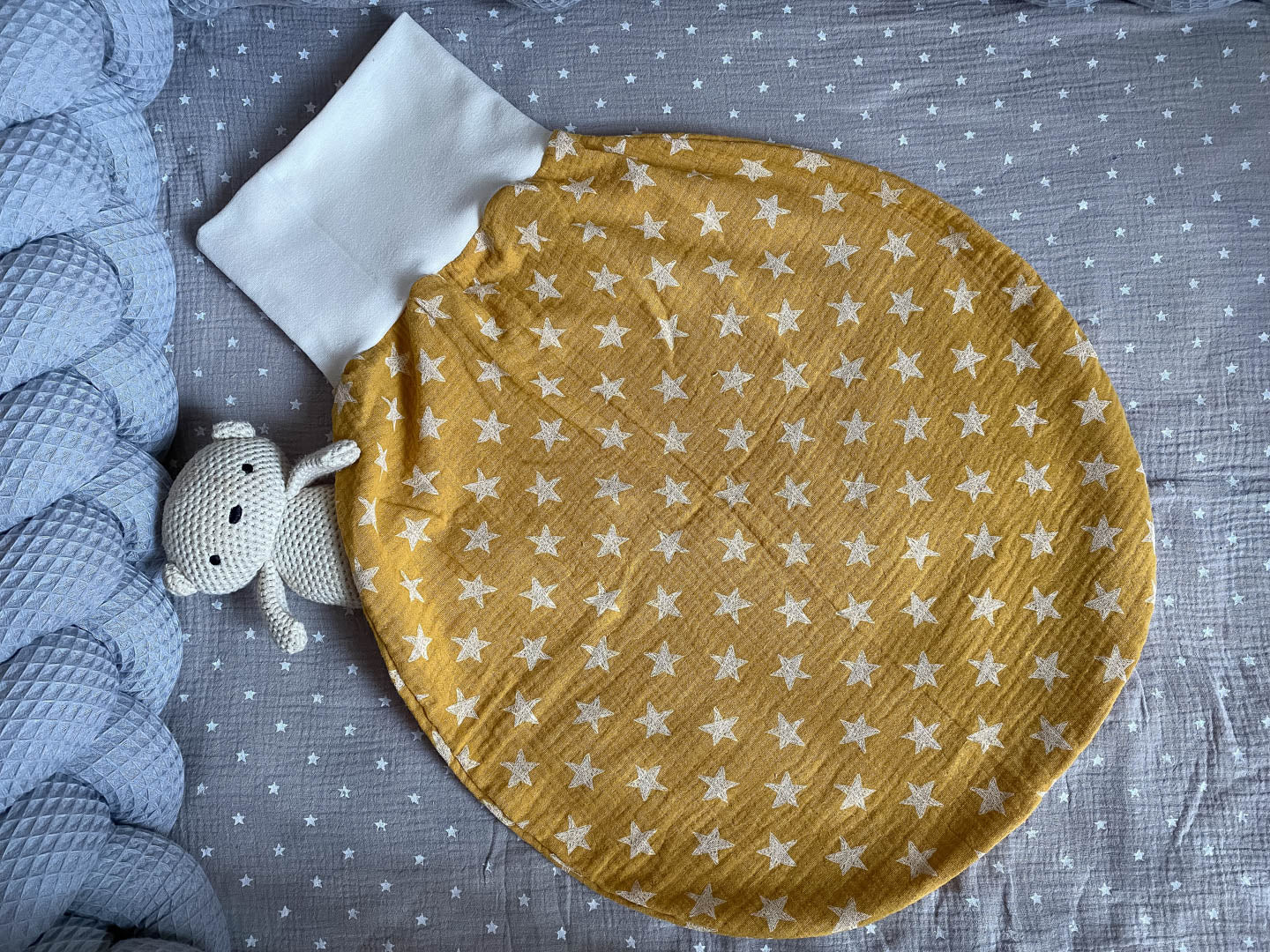 Sommer-Schlafsack aus Musselin *senf mit Sternen*