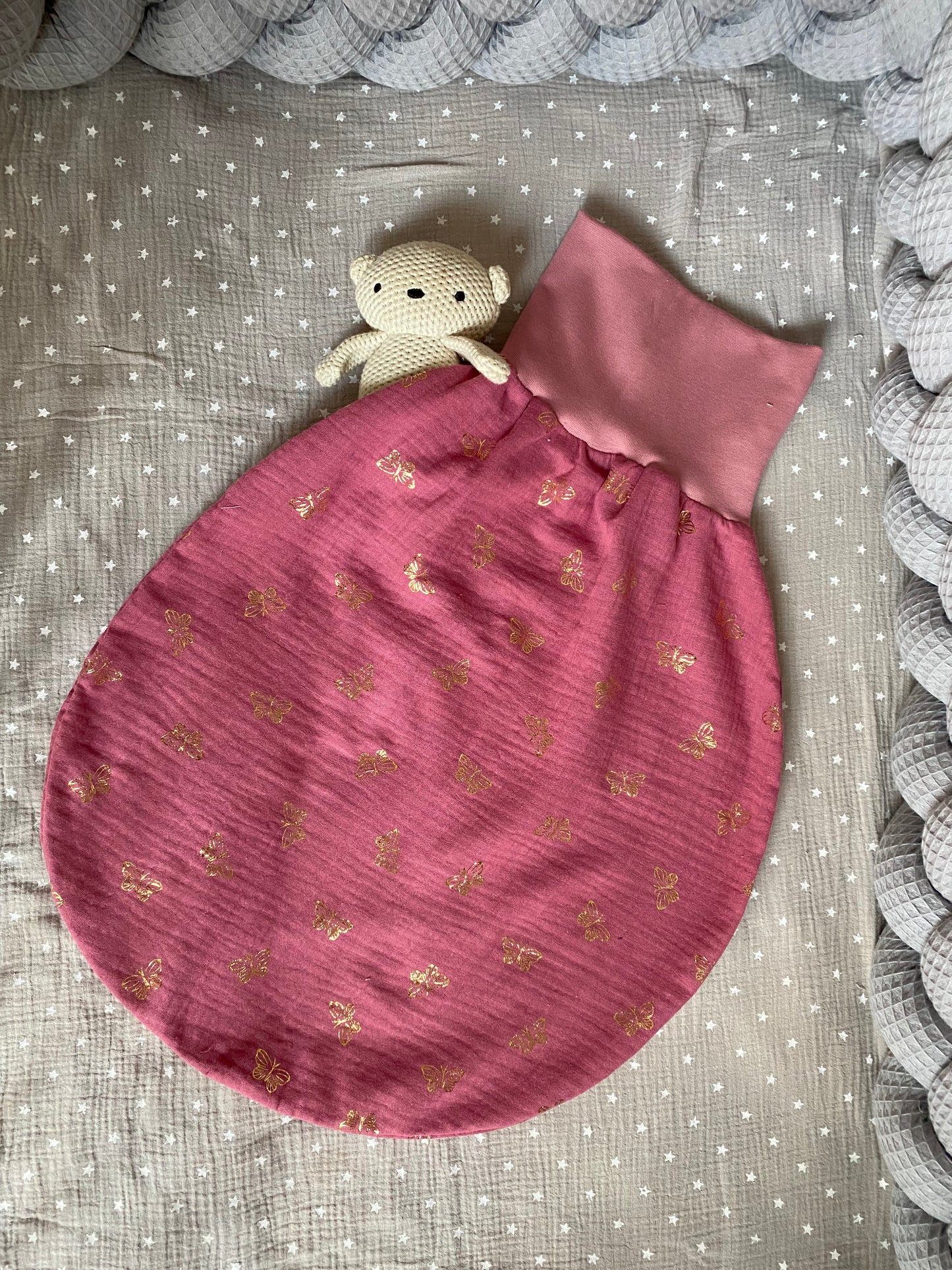 gefütterter Schlafsack aus Musselin *rosa/ Schmetterlinge