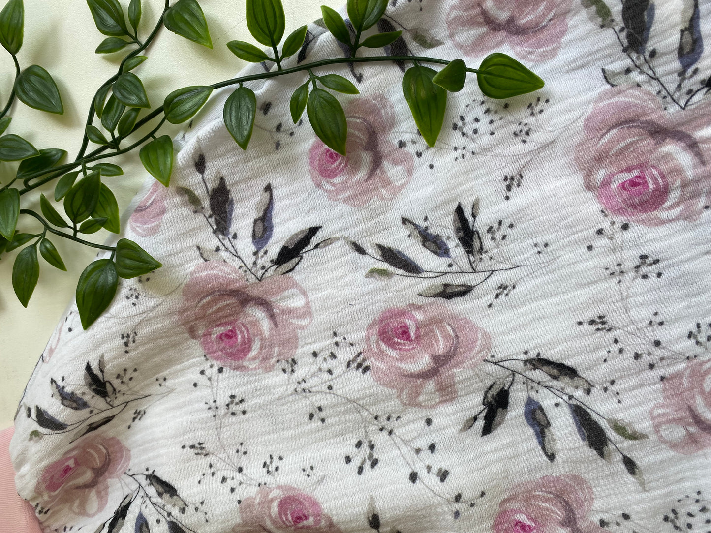 gefütterter Schlafsack aus Musselin *weiss/ Rosen