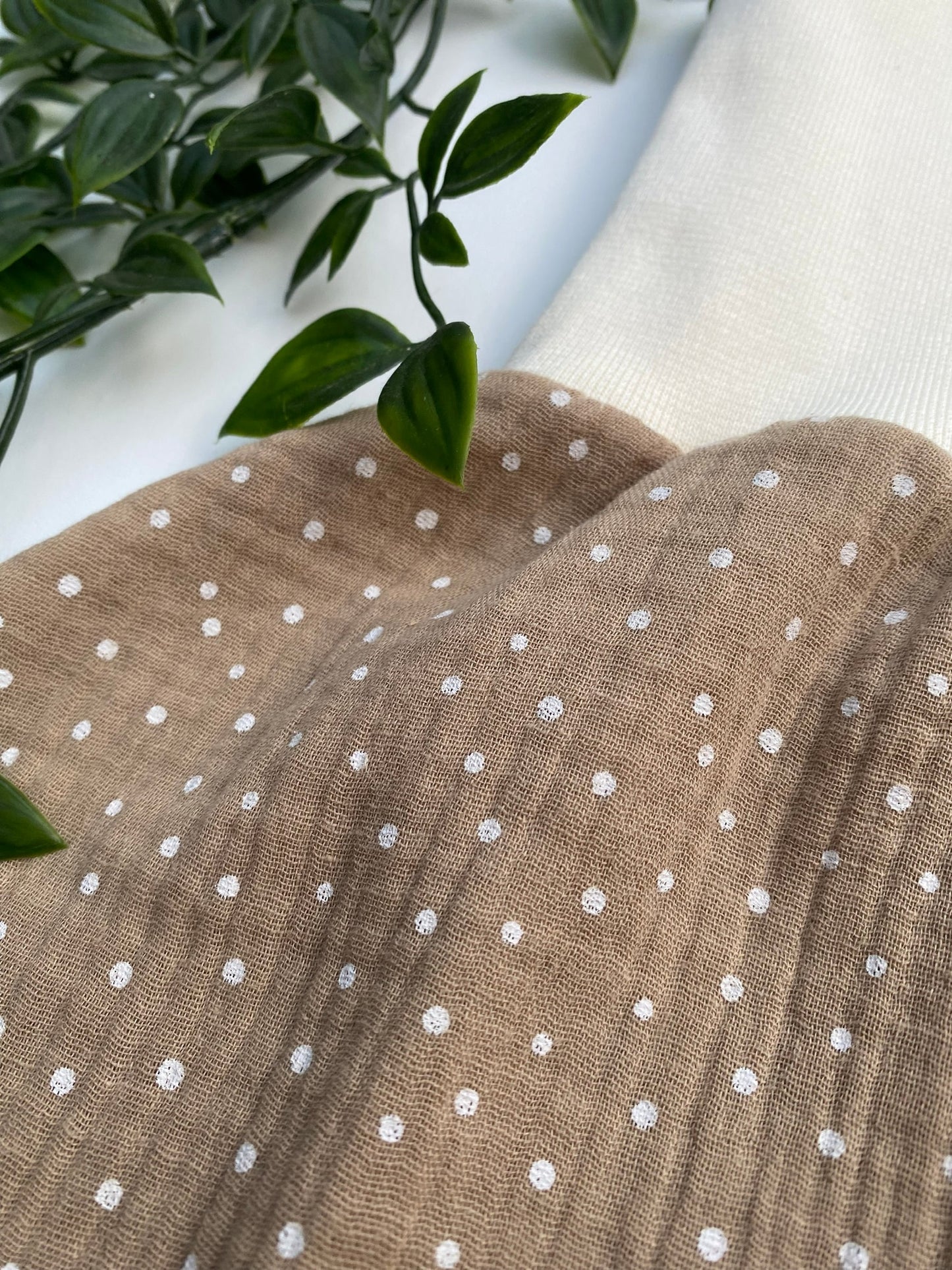 Sommer-Schlafsack aus Musselin *beige mit Punkten*