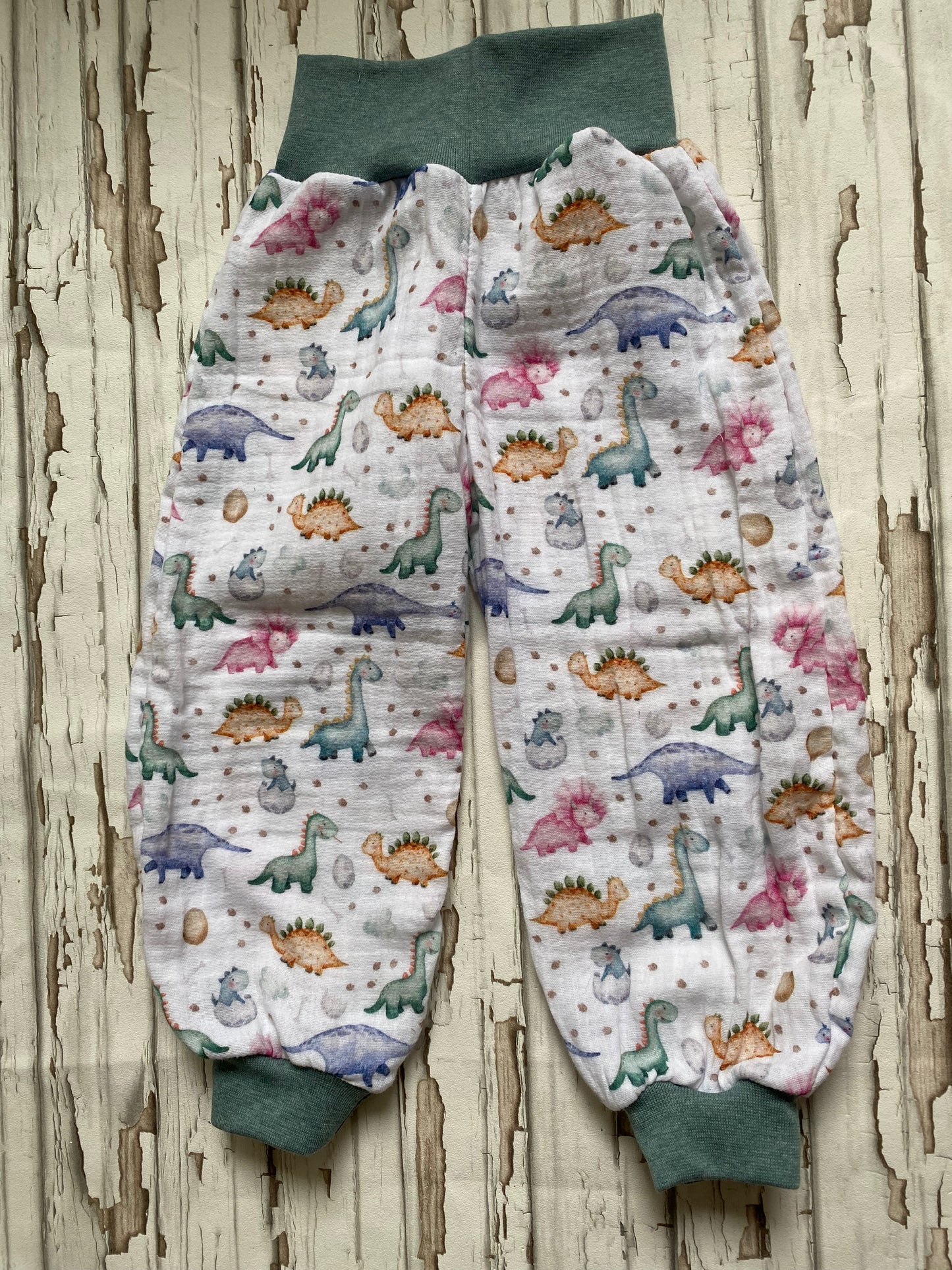 Musselin Sommerhose *Dinos Aquarell